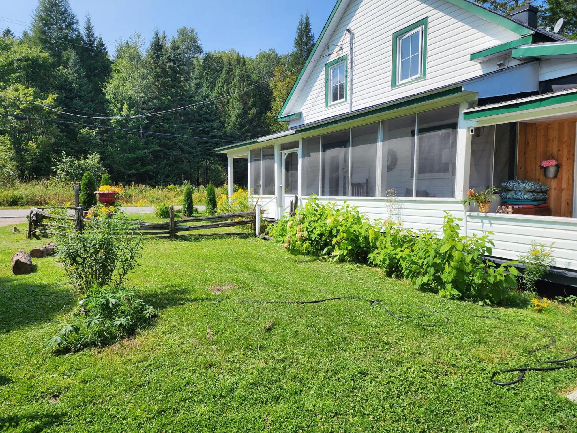 Chalets Nabu La Sacacomie - Riviere - Billard Saint-Alexis-des-Monts Esterno foto